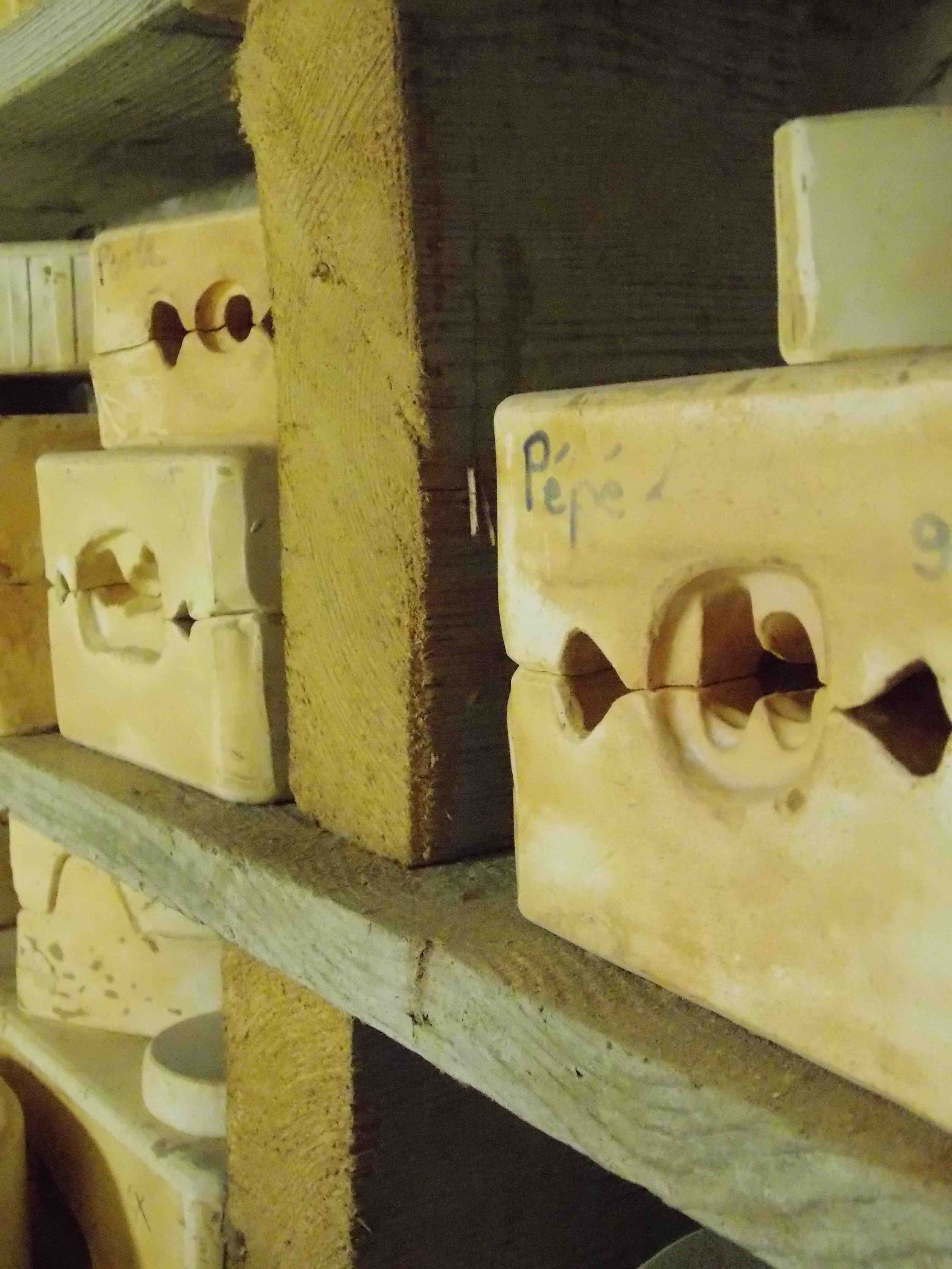 Moules santons, Atelier Denis Voeux, santonnier à Séguret