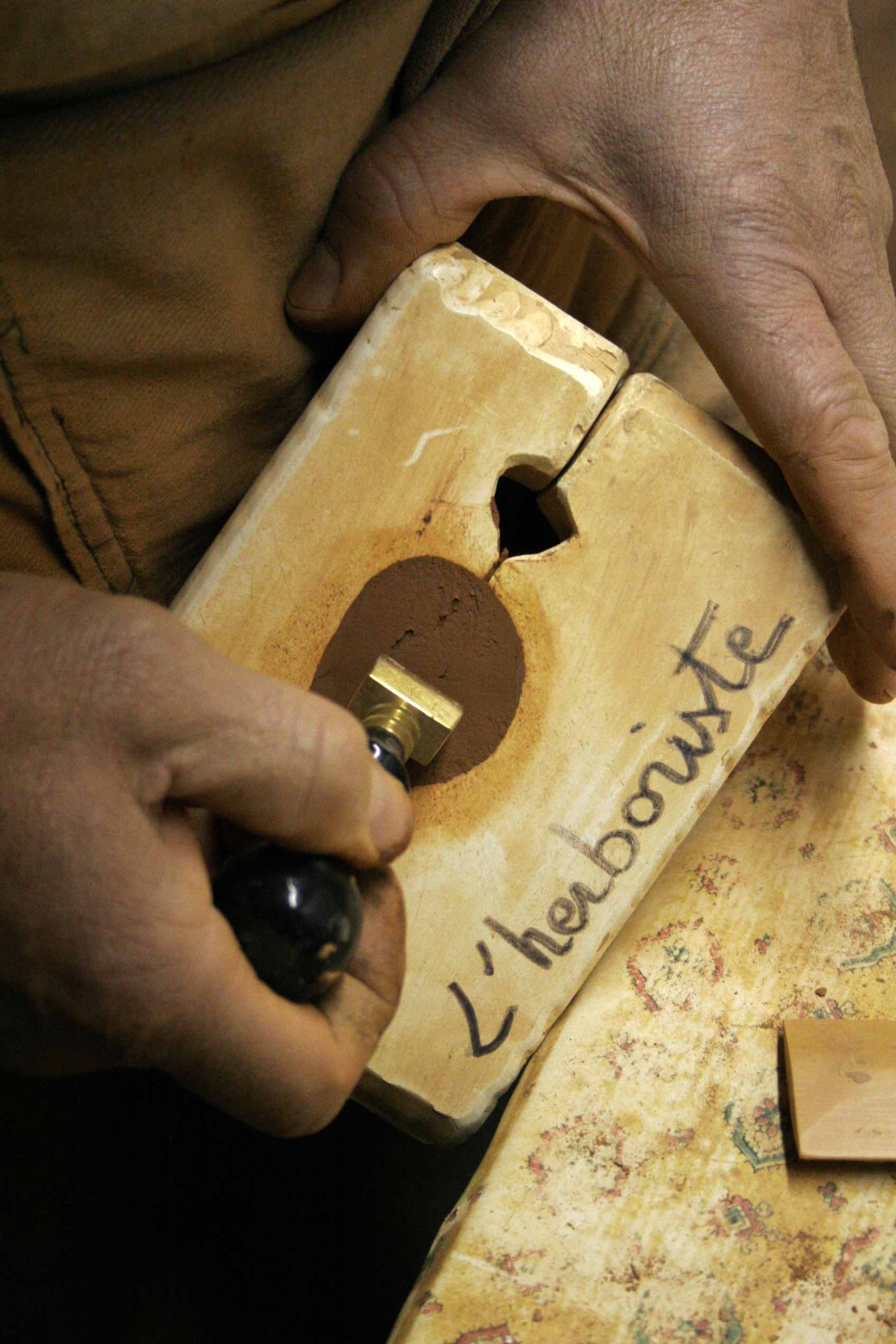 Moule L'herboriste, Atelier Denis Voeux, santonnier à Séguret