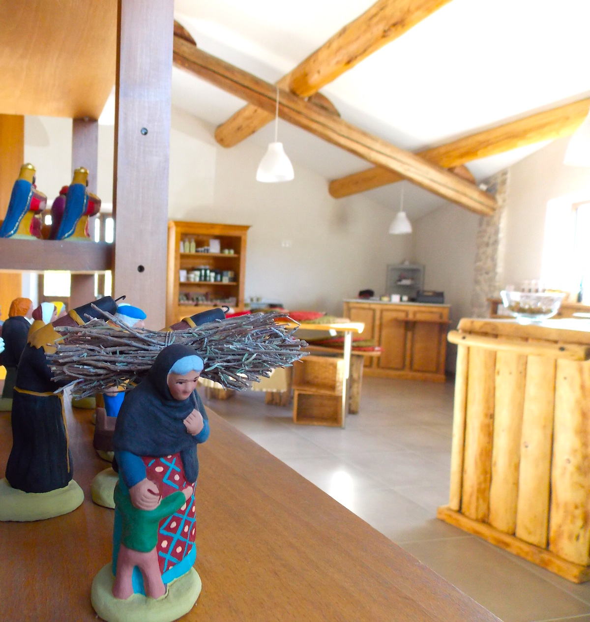 Boutique santons et produits locaux à Séguret