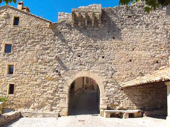 le portail neuf à Séguret