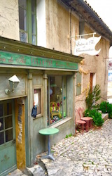 la rue de la poterne à Séguret